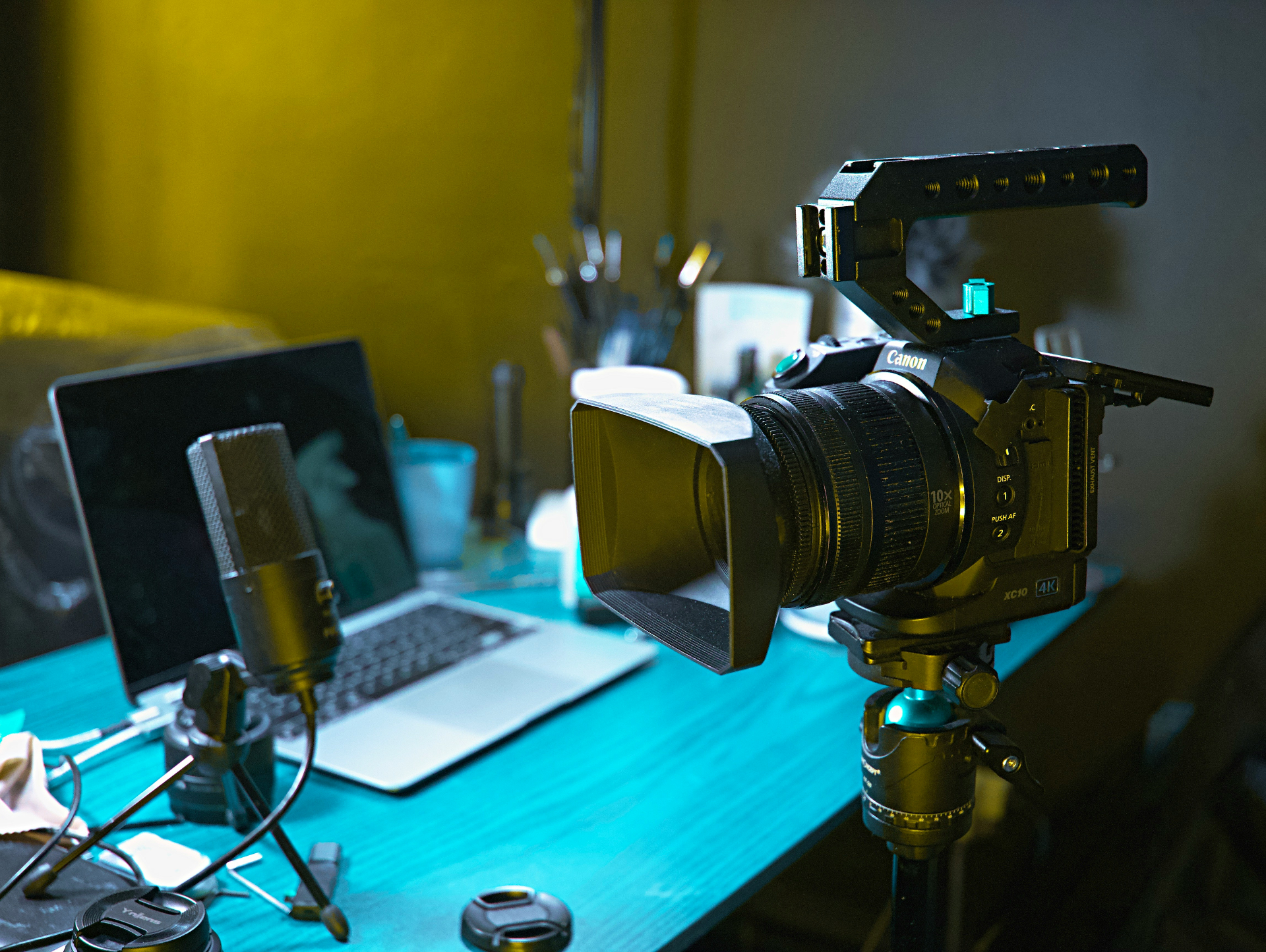 Best AI Editor for Documentary Filmmaking in 2025